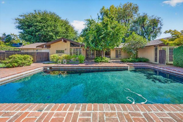 6687 N Woodson Avenue, Fresno, CA 93711