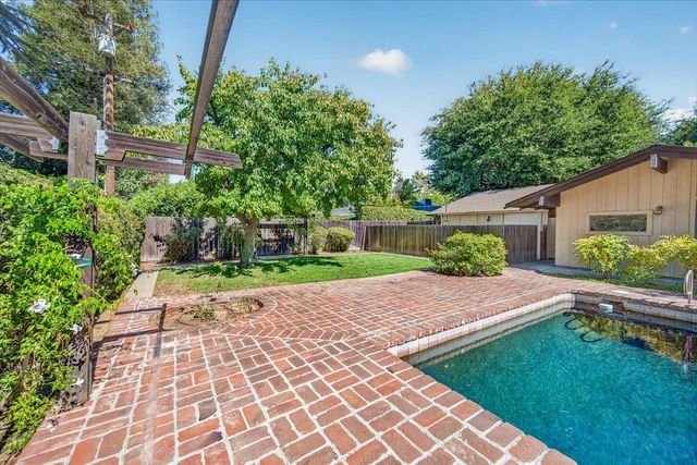 6687 N Woodson Avenue, Fresno, CA 93711