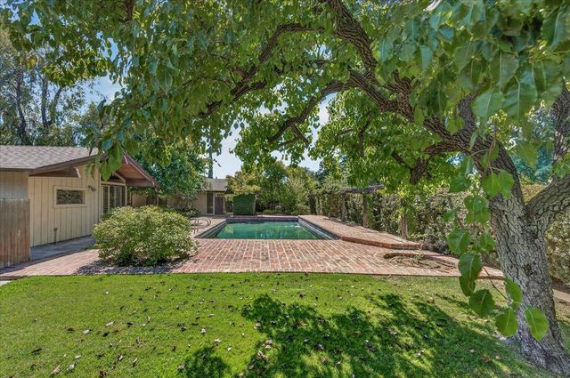 6687 N Woodson Avenue, Fresno, CA 93711