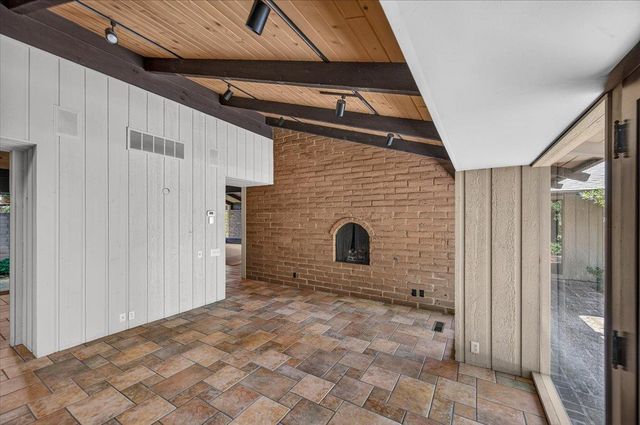 6687 N Woodson Avenue, Fresno, CA 93711