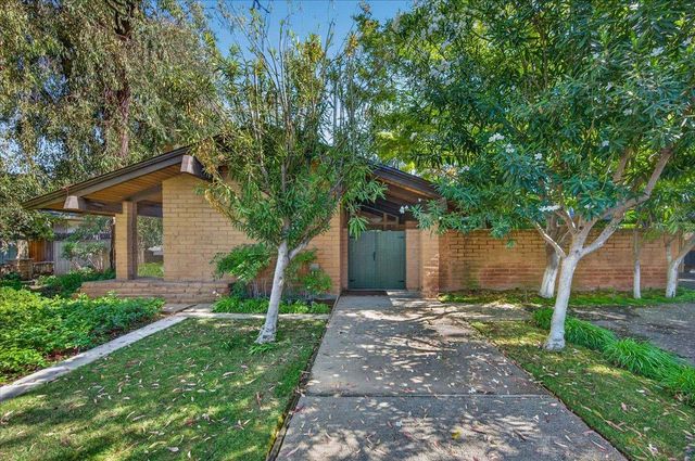 6687 N Woodson Avenue, Fresno, CA 93711