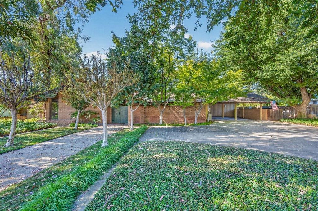 6687 N Woodson Avenue, Fresno, CA 93711