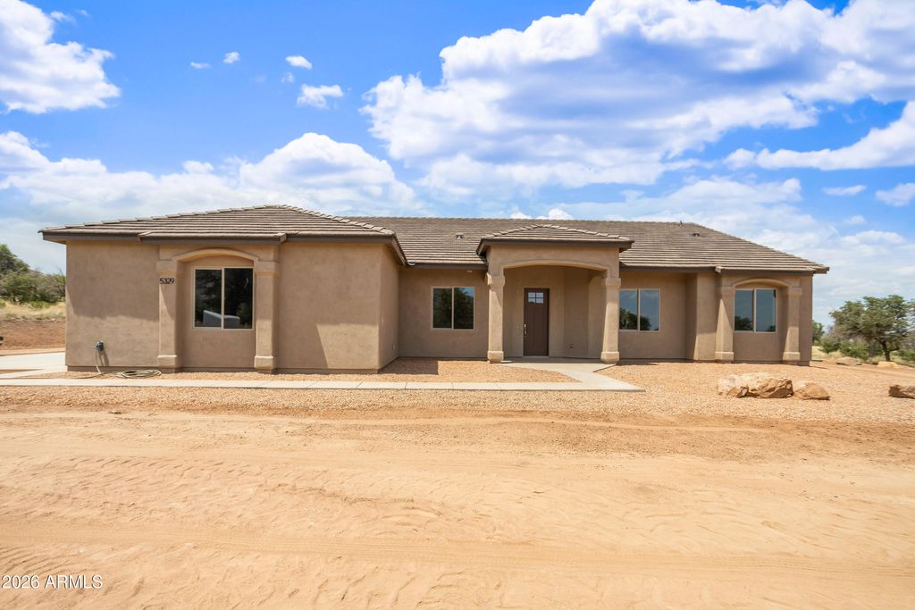 Image 1 of property listing at 5329 E HIDDEN OAK Drive, Hereford, AZ 85615
