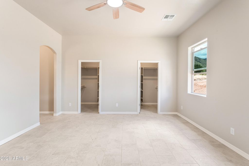 Image 14 of property listing at 5329 E HIDDEN OAK Drive, Hereford, AZ 85615