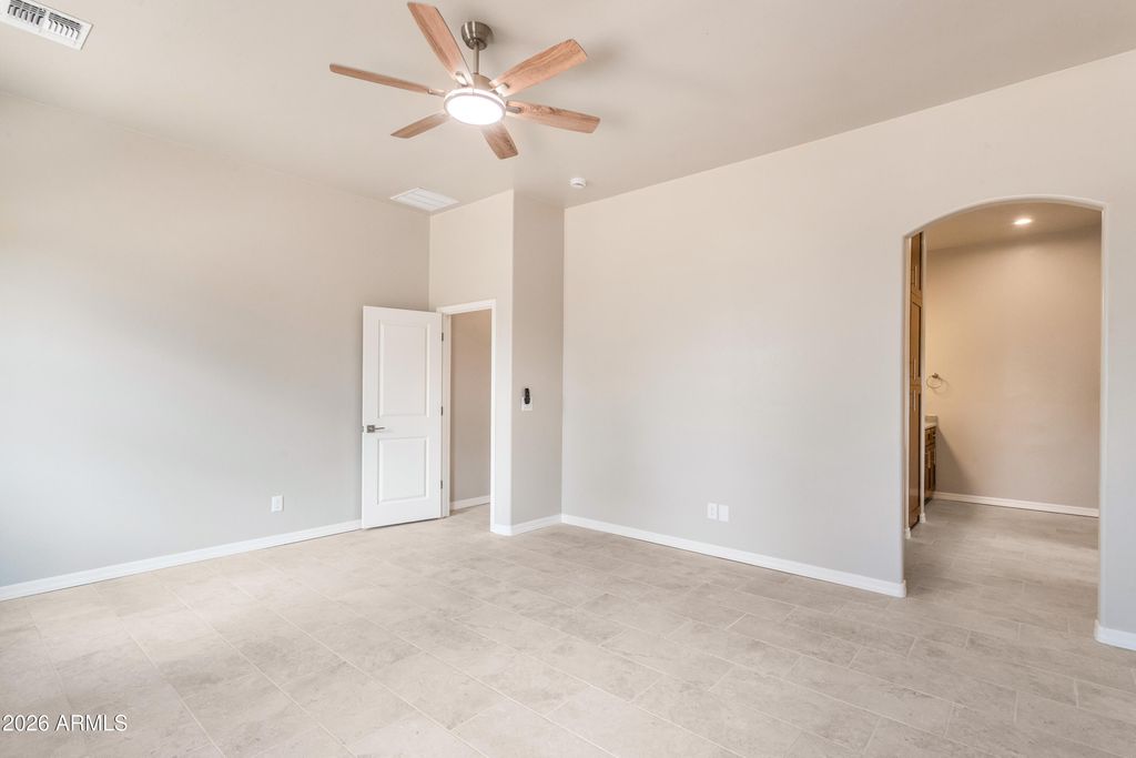 Image 15 of property listing at 5329 E HIDDEN OAK Drive, Hereford, AZ 85615