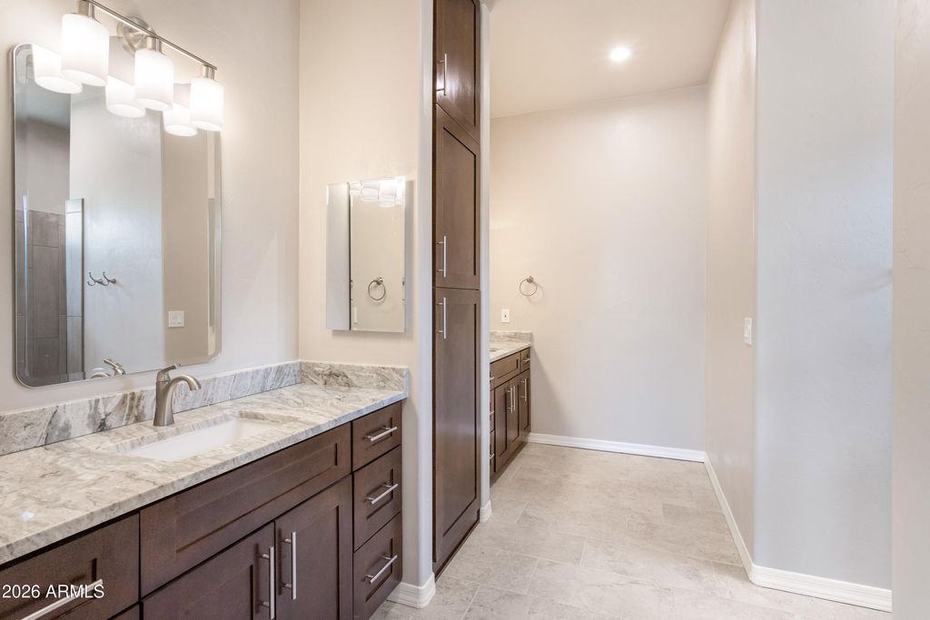 Image 18 of property listing at 5329 E HIDDEN OAK Drive, Hereford, AZ 85615