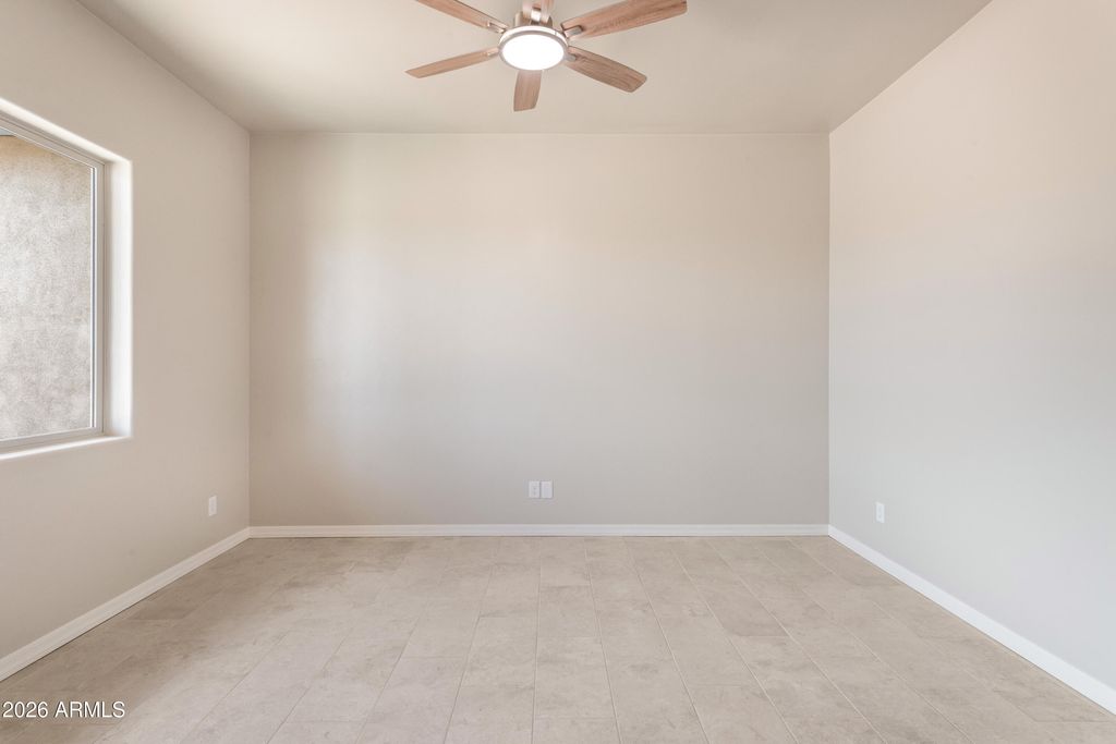 Image 4 of property listing at 5329 E HIDDEN OAK Drive, Hereford, AZ 85615