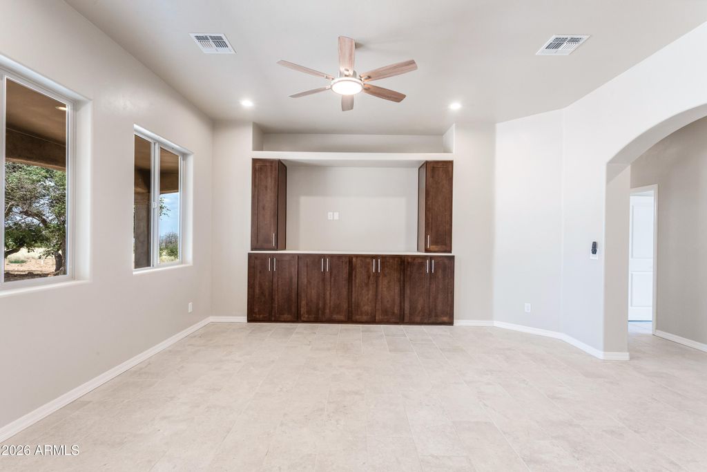 Image 8 of property listing at 5329 E HIDDEN OAK Drive, Hereford, AZ 85615