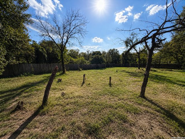 1935 Hickory Way, San Antonio, TX 78264