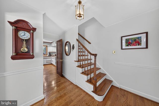 821 N COUNTRY CLUB DR, Newark, DE 19711