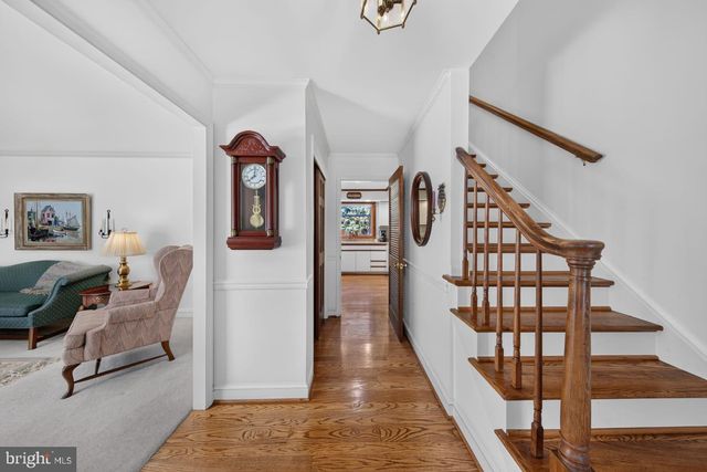 821 N COUNTRY CLUB DR, Newark, DE 19711