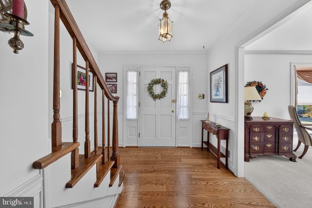 821 N COUNTRY CLUB DR, Newark, DE 19711