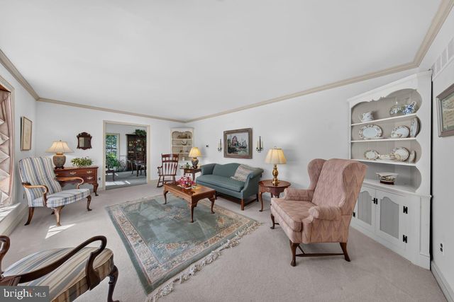 821 N COUNTRY CLUB DR, Newark, DE 19711