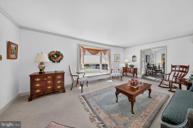 821 N COUNTRY CLUB DR, Newark, DE 19711