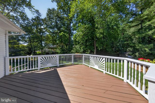 821 N COUNTRY CLUB DR, Newark, DE 19711