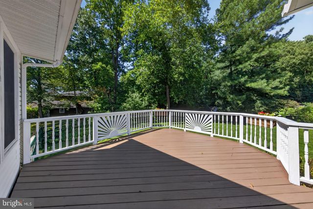 821 N COUNTRY CLUB DR, Newark, DE 19711