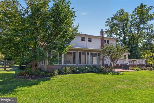 821 N COUNTRY CLUB DR, Newark, DE 19711
