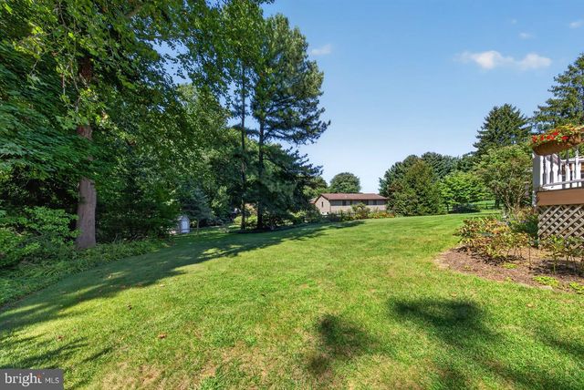 821 N COUNTRY CLUB DR, Newark, DE 19711
