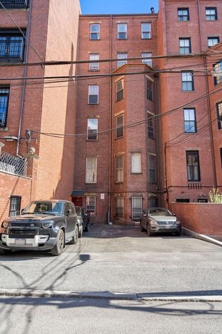 249 Commonwealth Ave, Boston, MA 02116