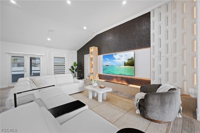 1728 Diplomat PKWY W, Cape Coral, FL 33993