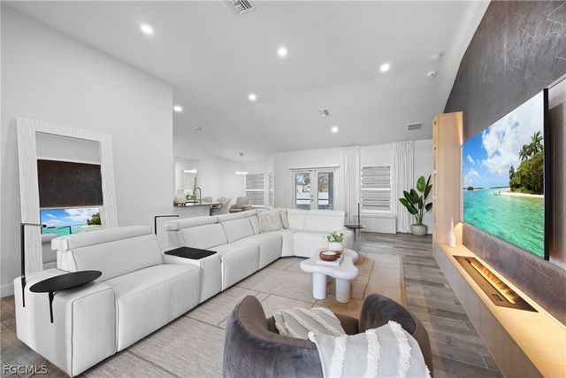 1728 Diplomat PKWY W, Cape Coral, FL 33993