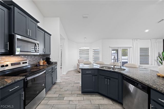 1728 Diplomat PKWY W, Cape Coral, FL 33993