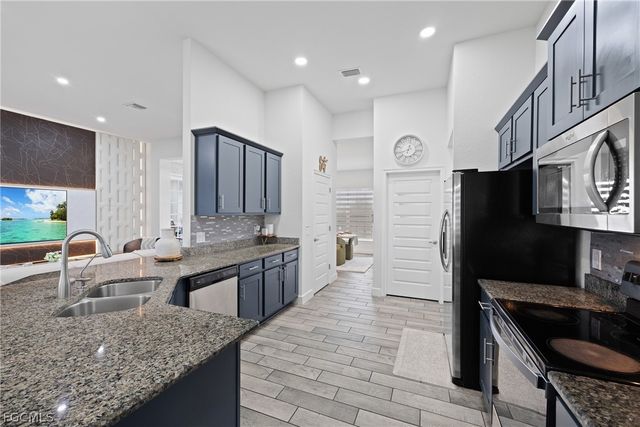 1728 Diplomat PKWY W, Cape Coral, FL 33993