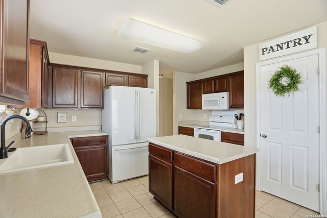 11106 Palomino Bnd, San Antonio, TX 78254