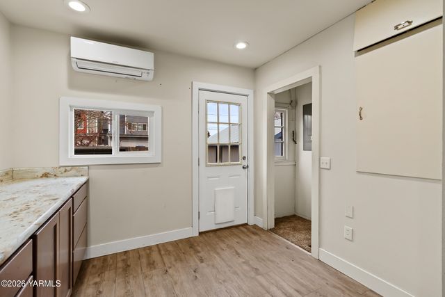 103 E Bartlett Ave, Selah, WA 98942