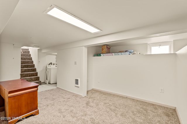 103 E Bartlett Ave, Selah, WA 98942