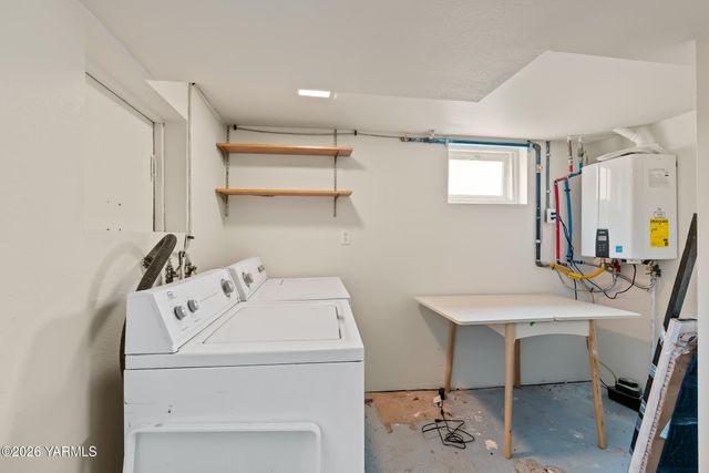 103 E Bartlett Ave, Selah, WA 98942