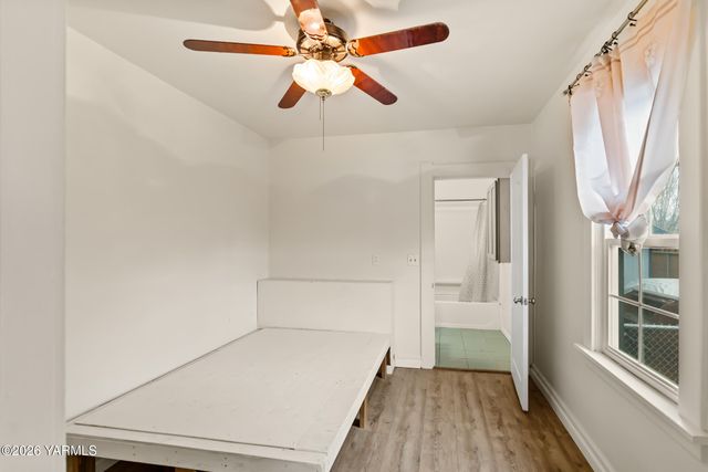 103 E Bartlett Ave, Selah, WA 98942