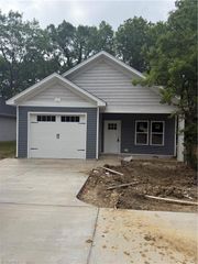 1175 Flora Avenue, Burlington, NC 27217