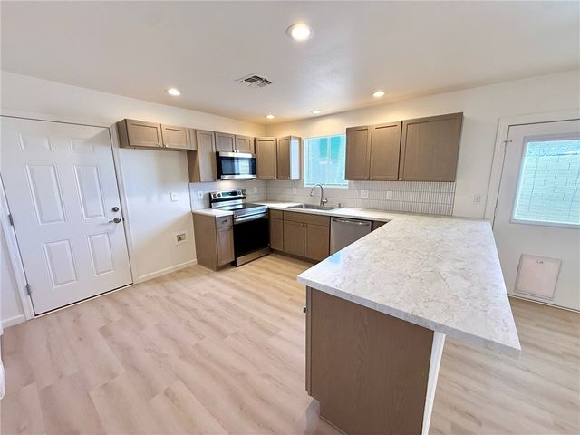 3765 Henry Fonda Way, Kingman, AZ 86409