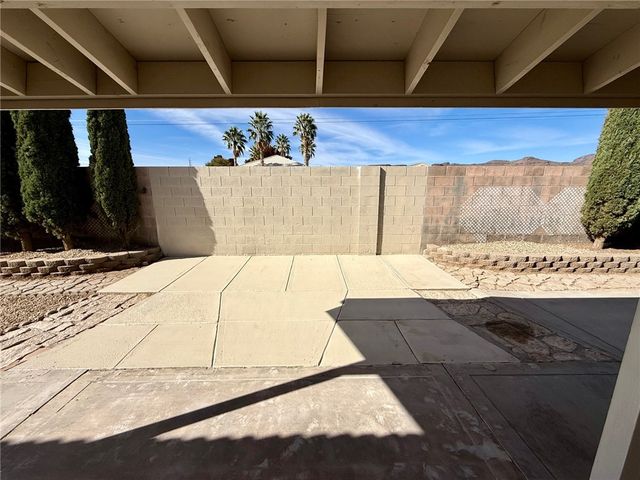 3765 Henry Fonda Way, Kingman, AZ 86409