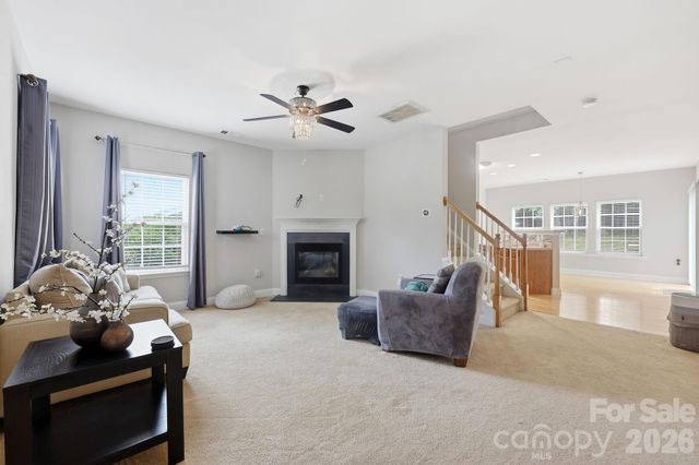 6207 Blue Ash Lane, Charlotte, NC 28215