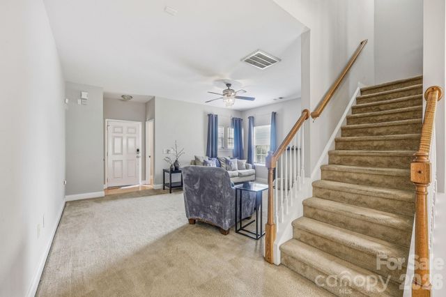 6207 Blue Ash Lane, Charlotte, NC 28215