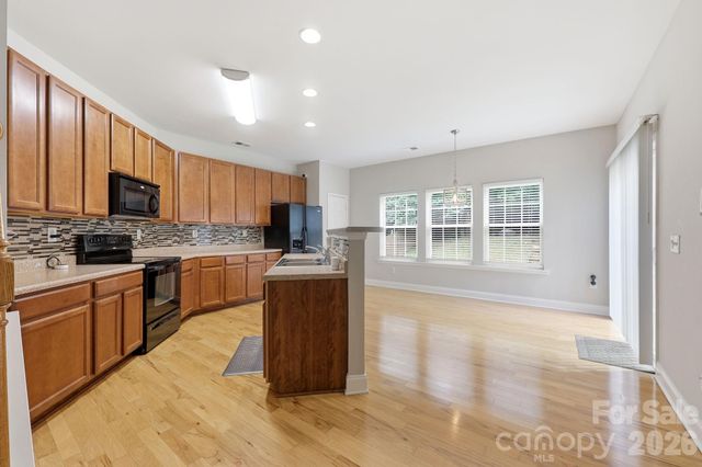 6207 Blue Ash Lane, Charlotte, NC 28215