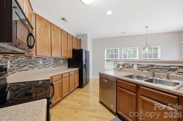 6207 Blue Ash Lane, Charlotte, NC 28215