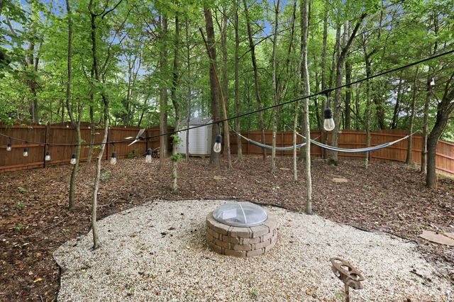 6207 Blue Ash Lane, Charlotte, NC 28215