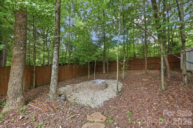 6207 Blue Ash Lane, Charlotte, NC 28215