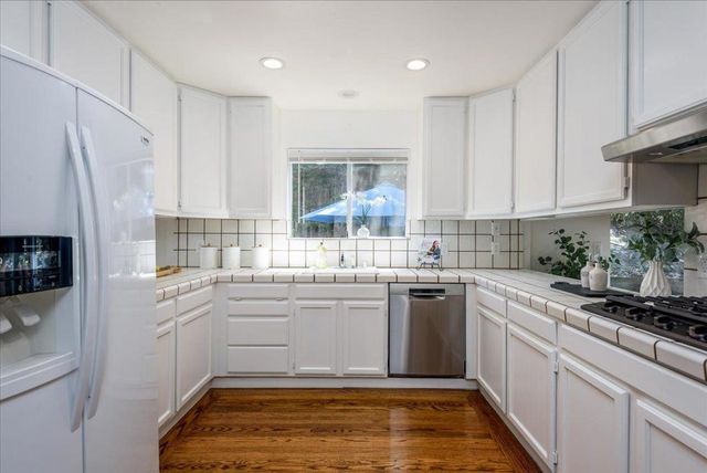 203 Sylvan Way, Redwood City, CA 94062