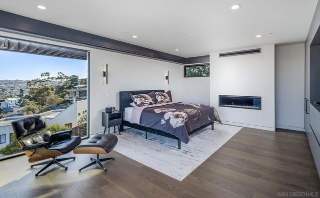 2035 Evergreen St, San Diego, CA 92106