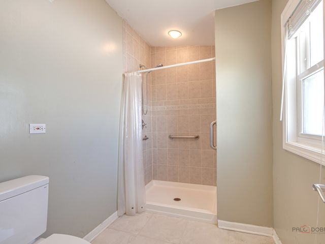 1004 Broadmoor Place, Deerfield, IL 60015