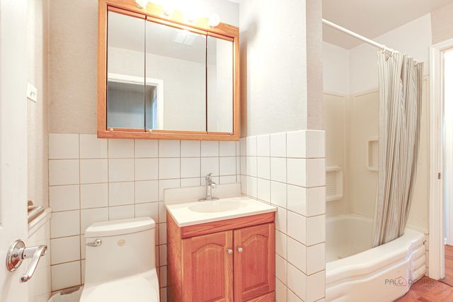 1004 Broadmoor Place, Deerfield, IL 60015