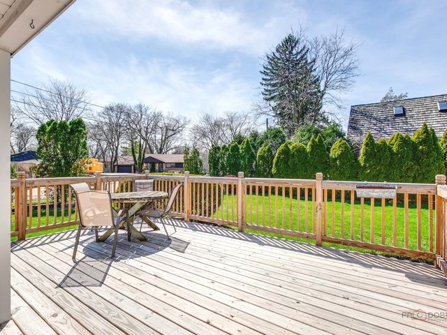 1004 Broadmoor Place, Deerfield, IL 60015