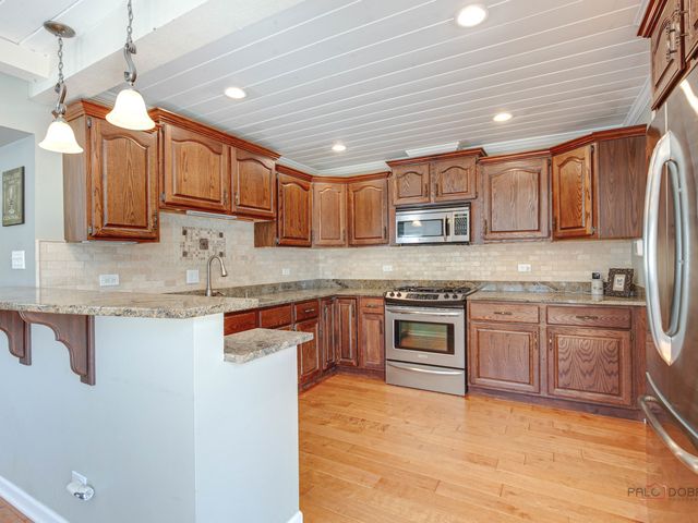 1004 Broadmoor Place, Deerfield, IL 60015