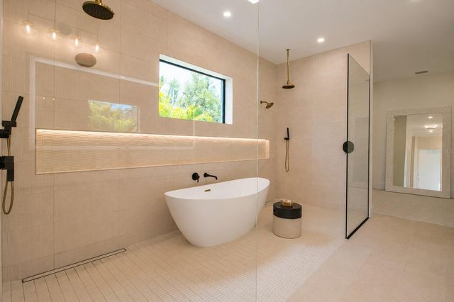2121 CLEMATIS COURT, Sarasota, FL 34239