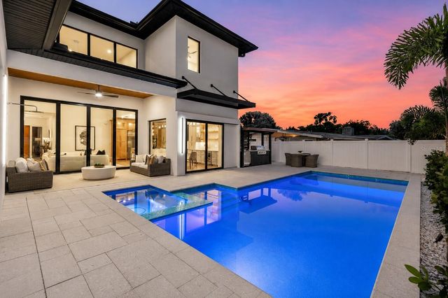 2121 CLEMATIS COURT, Sarasota, FL 34239