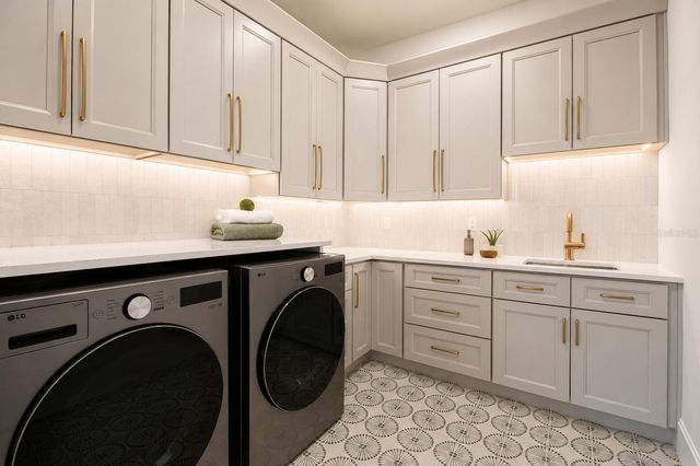 2121 CLEMATIS COURT, Sarasota, FL 34239